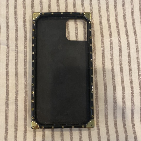 I phone 11 case - Picture 3 of 5